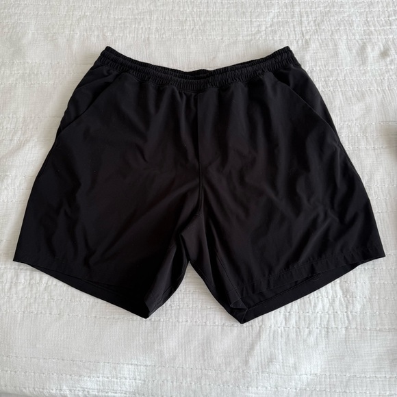 Men’s Lululemon Black PaceBreaker Shorts - Picture 1 of 5